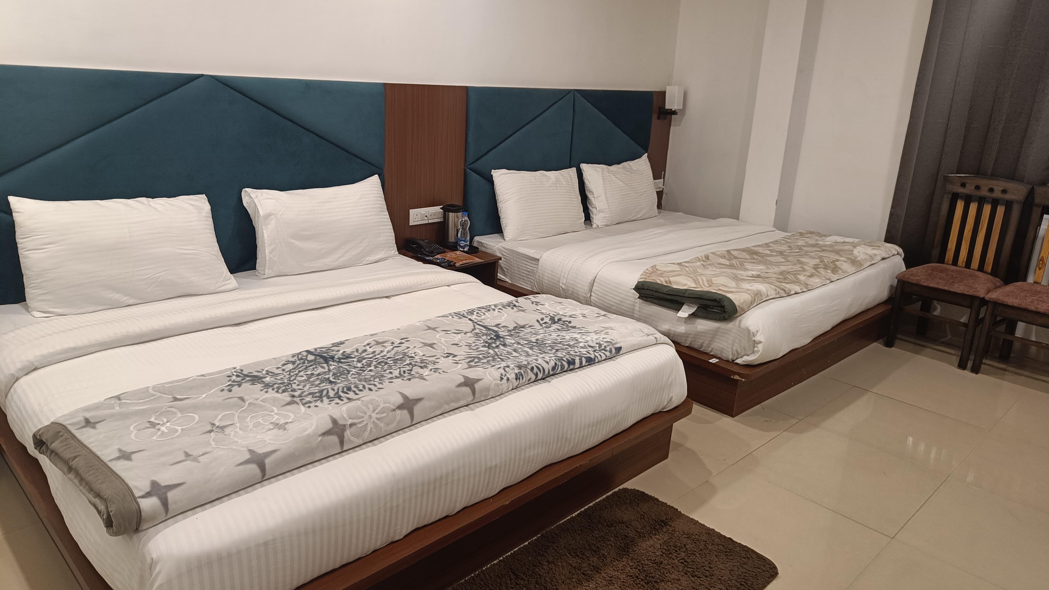 Four Bed Room family stay Vijay Lords Centric best hotel in Badrinath